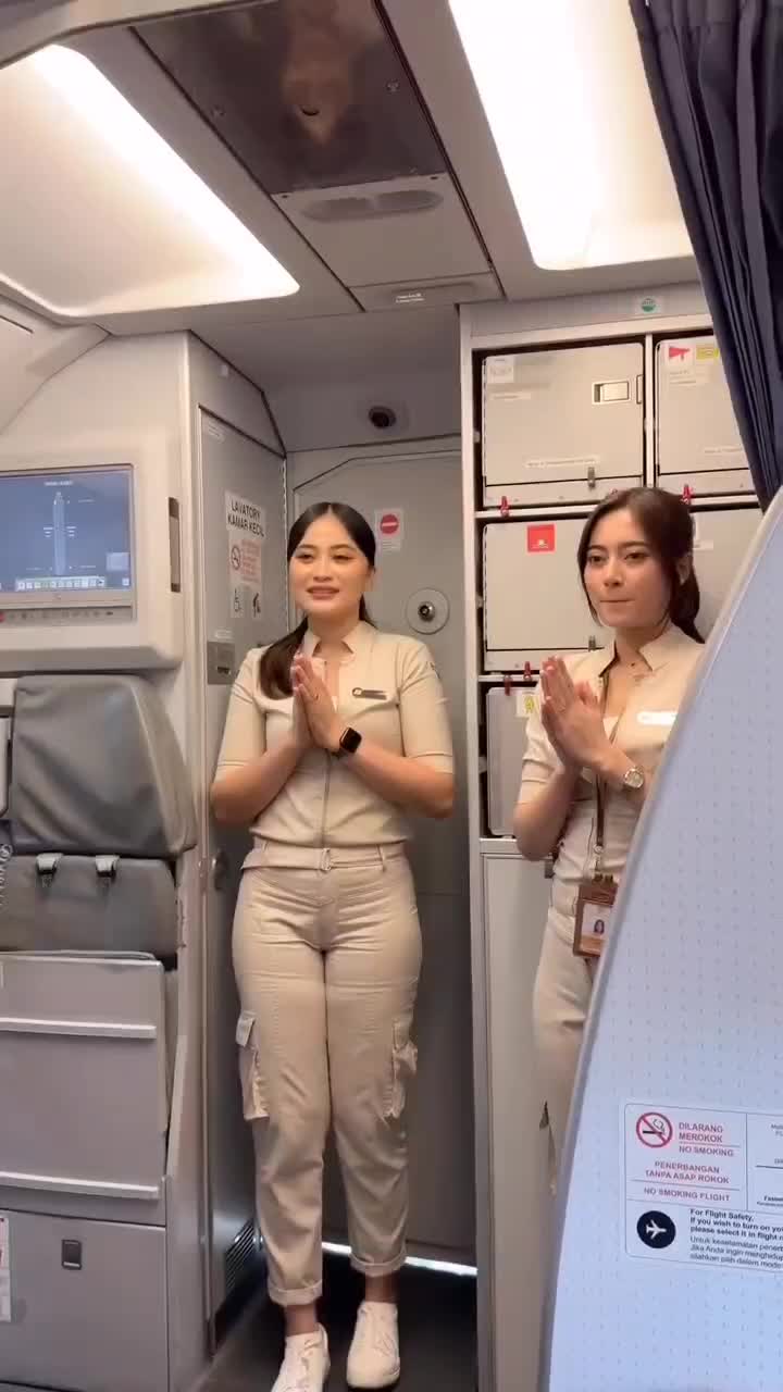 Pelayanan adalah segala nya...
 #pramugaricantik  #pramugari  #superairjet 