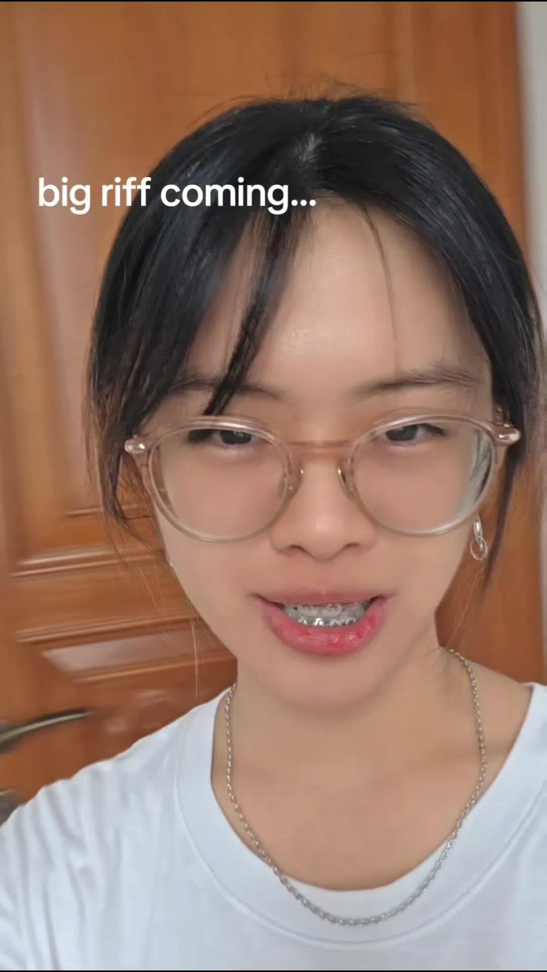 IDOL_XIV LULU MUDITA 19 TAHUN JAKARTA SELATAN
WHEN DID YOU GET HOT -SABRINA CARPENTER