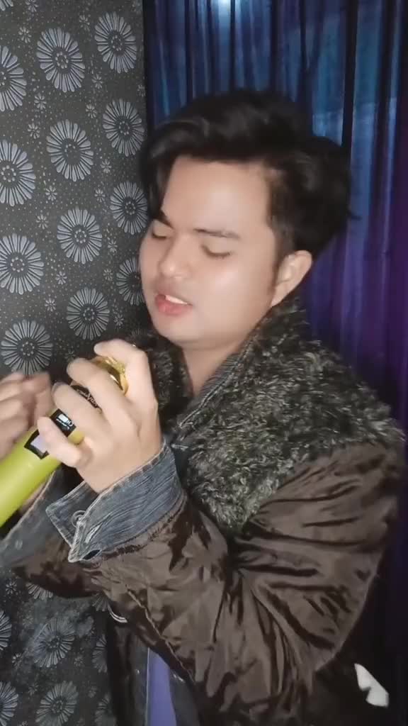 IDOL_XIII DINO ALVARO UMAIDA 27 TAHUN JAKARTA I THINK THEY CALL THIS LOVE
 