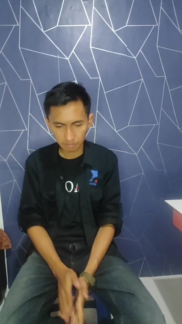 Idol XIII Agri Triya Nugraha 26 Tahun Kuningan Membebaniku-NOAH