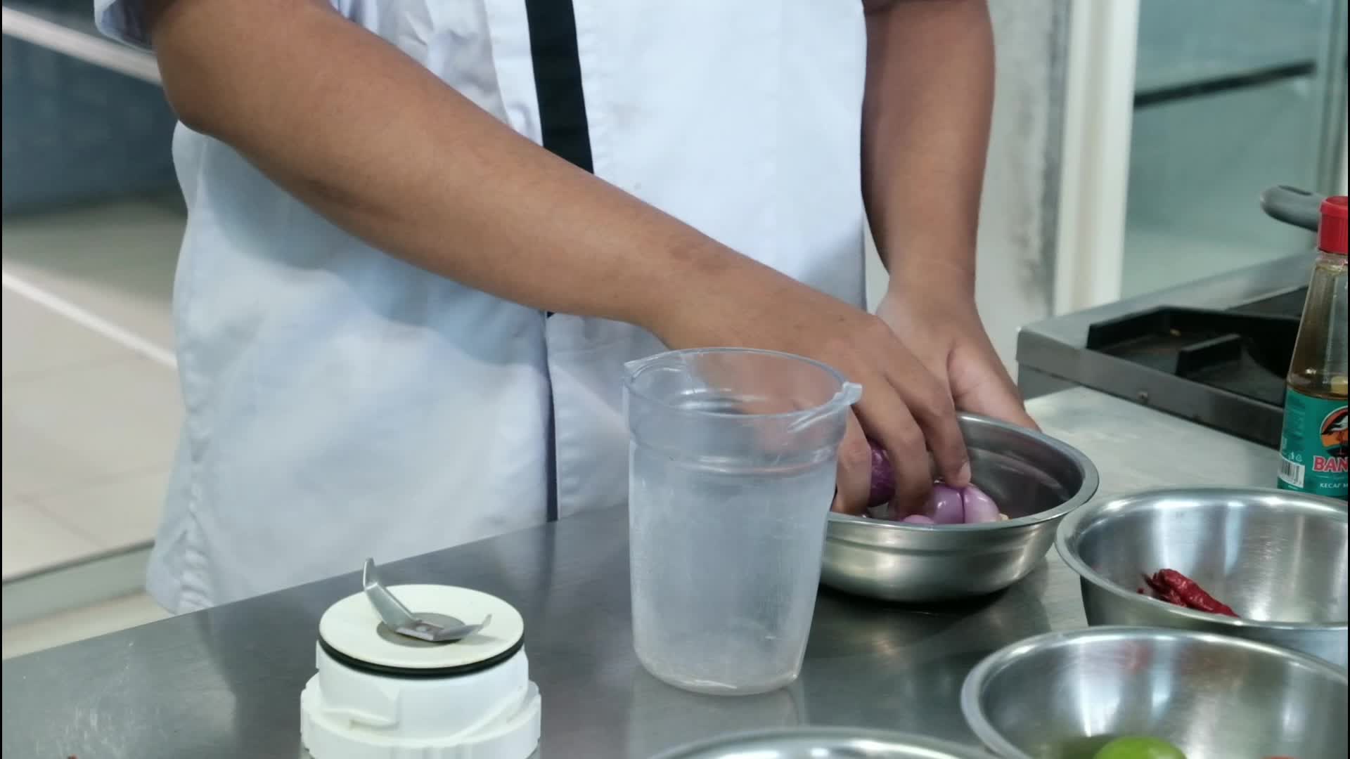 ayam bakar bumbu merah dengan fondant potato, sambal dabu dabu dan tempe crispy. semoga bisa lolos #OnlineAuditionMCI13