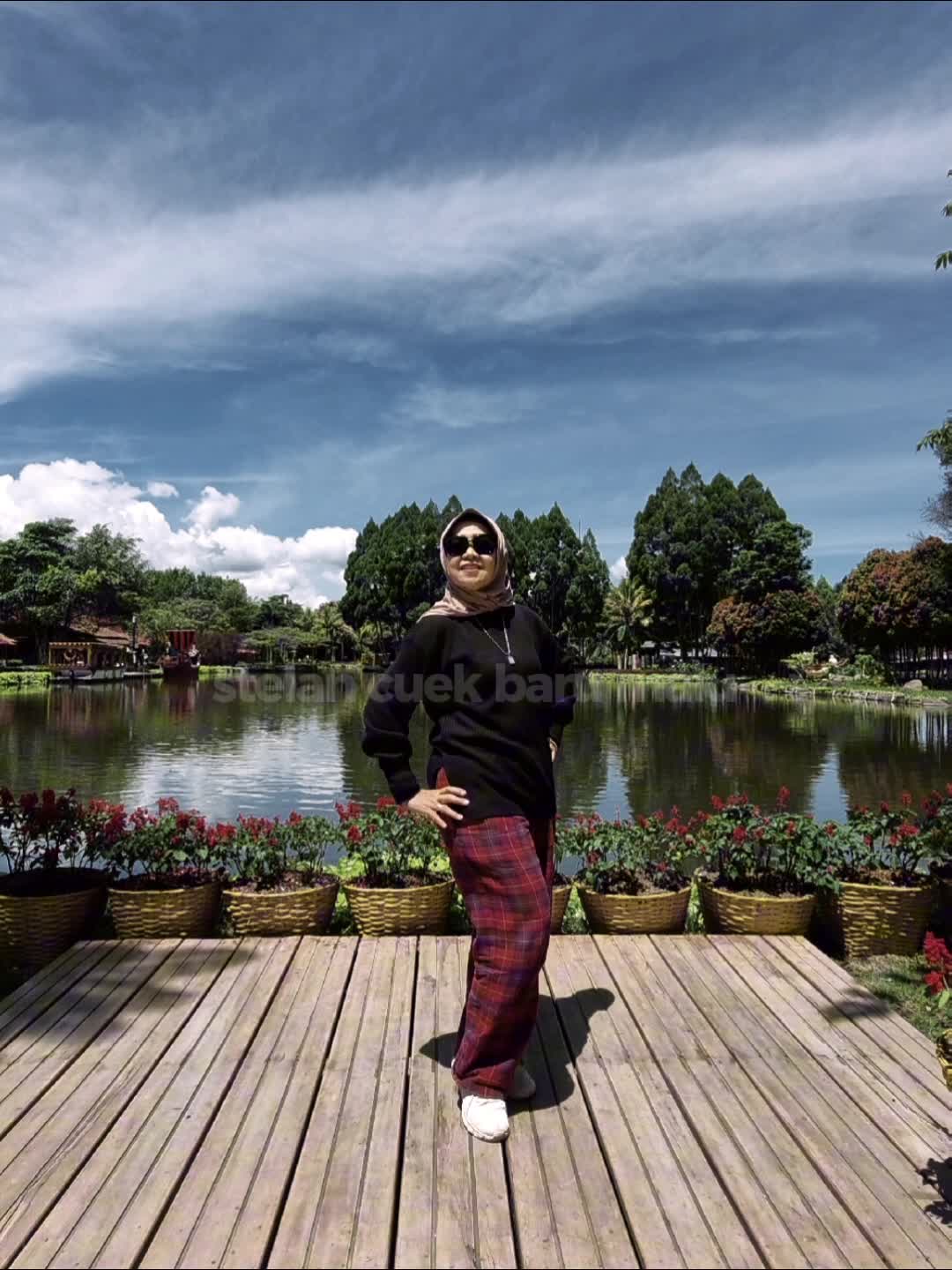 stelan cuek ...
