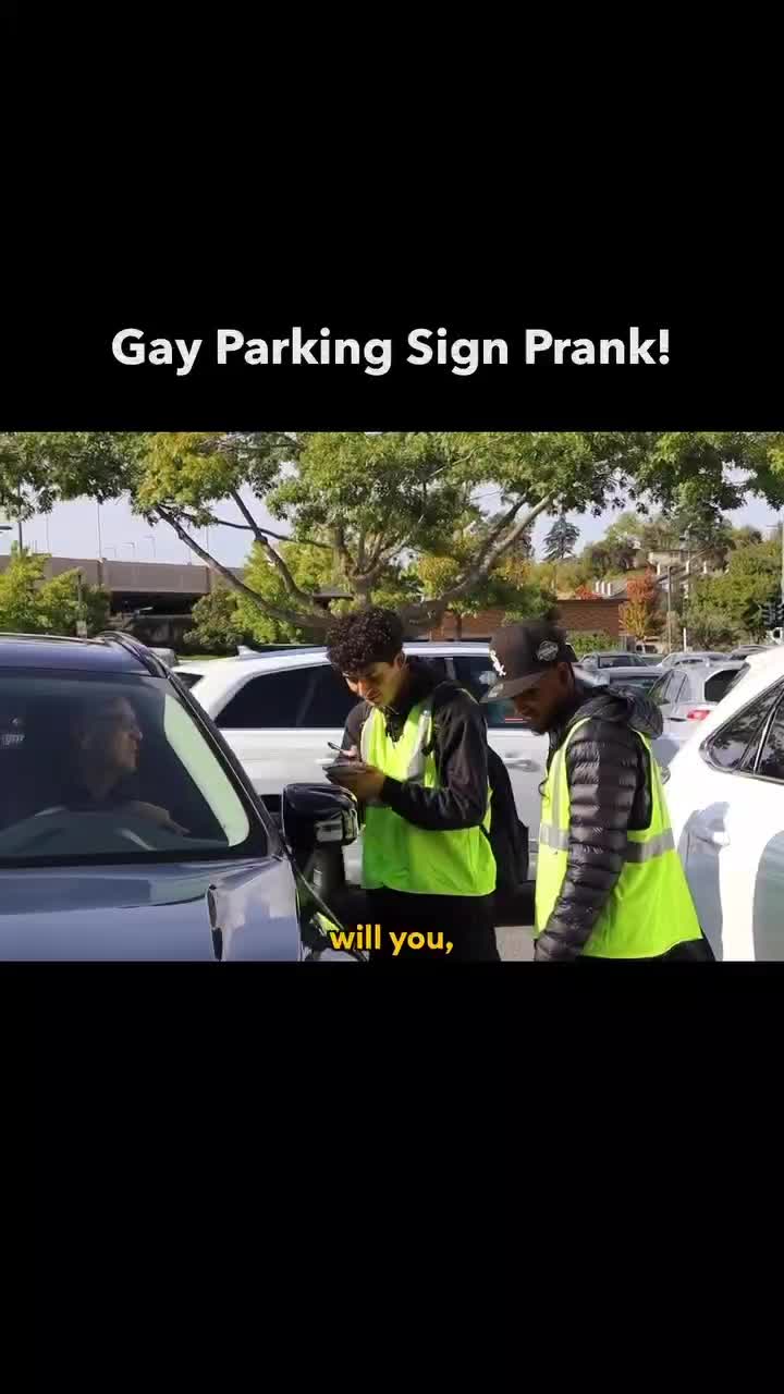 PRANK GAY PARKING ONLY
#videolucu #comedy #komedi
