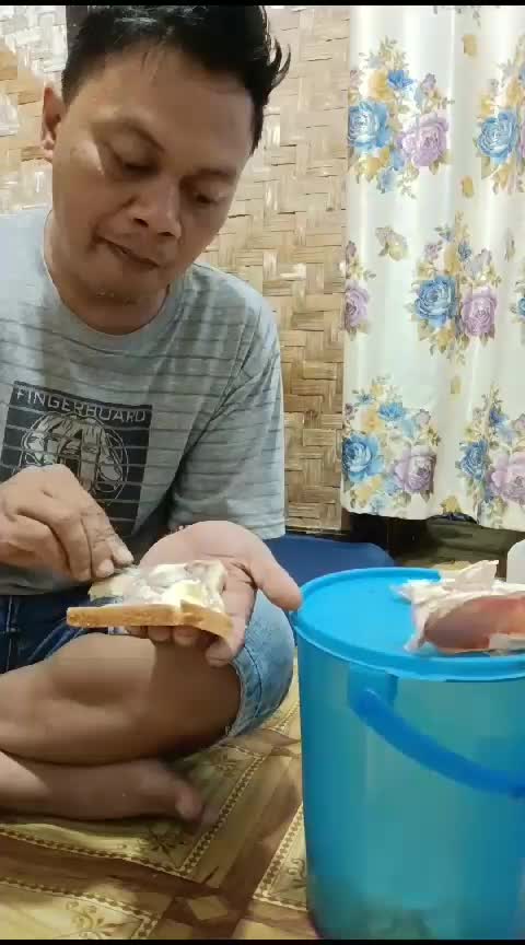 mari makan roti gaes