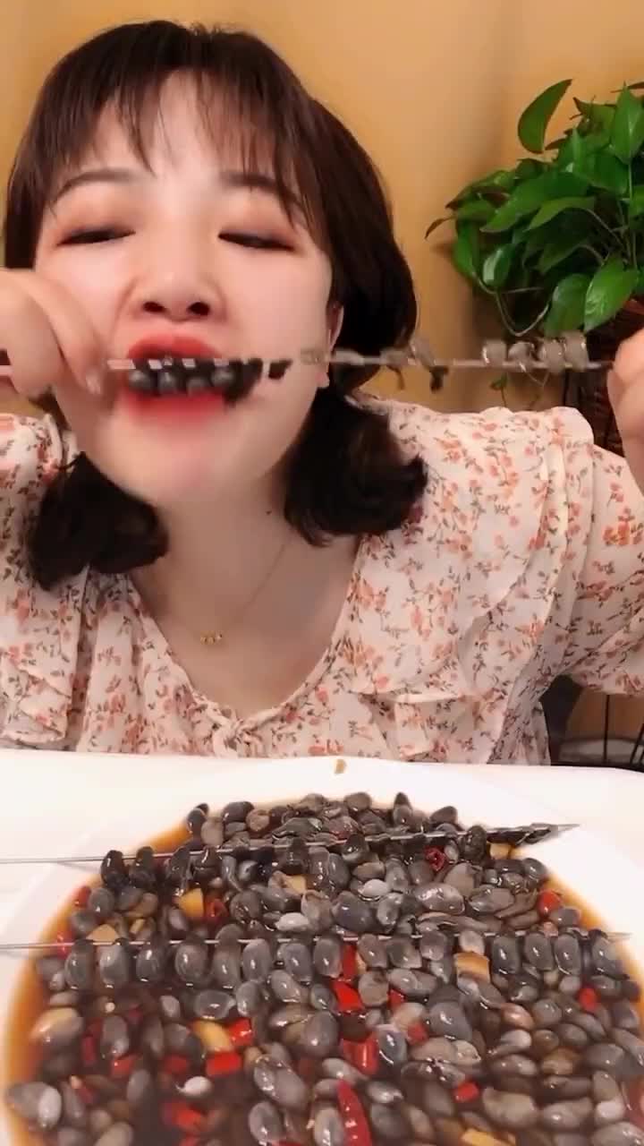 Makan apa itu ya guys?
#Food #reviewmakanan #videolucu #videomasak #klosukakliklike 