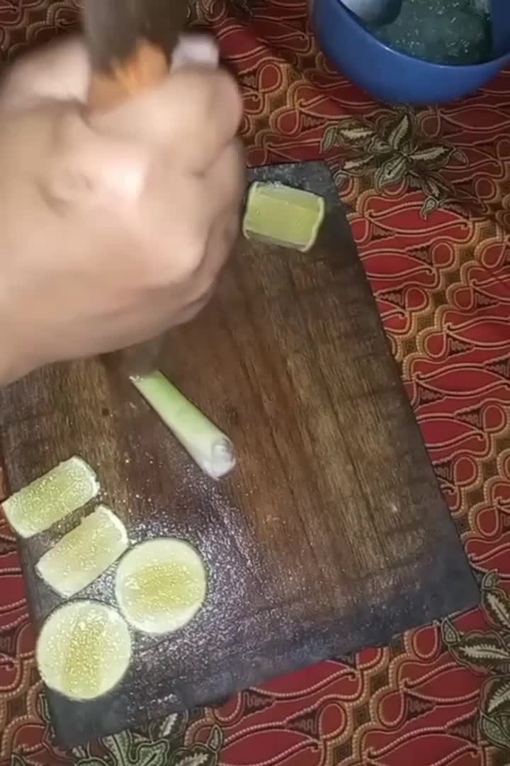 Saya Siti Sofiah dari blora, ikut audisi ini untuk memotivasi diri menjadi lebih baik di bidang cooking. Salam dari Blora, Jateng.