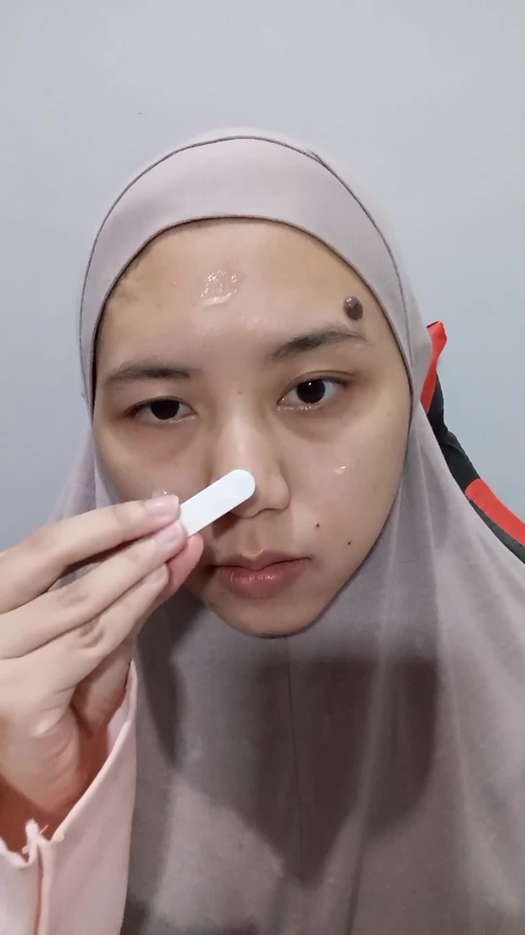 Belajar pake moisturizer biar ga kaku kulitnya