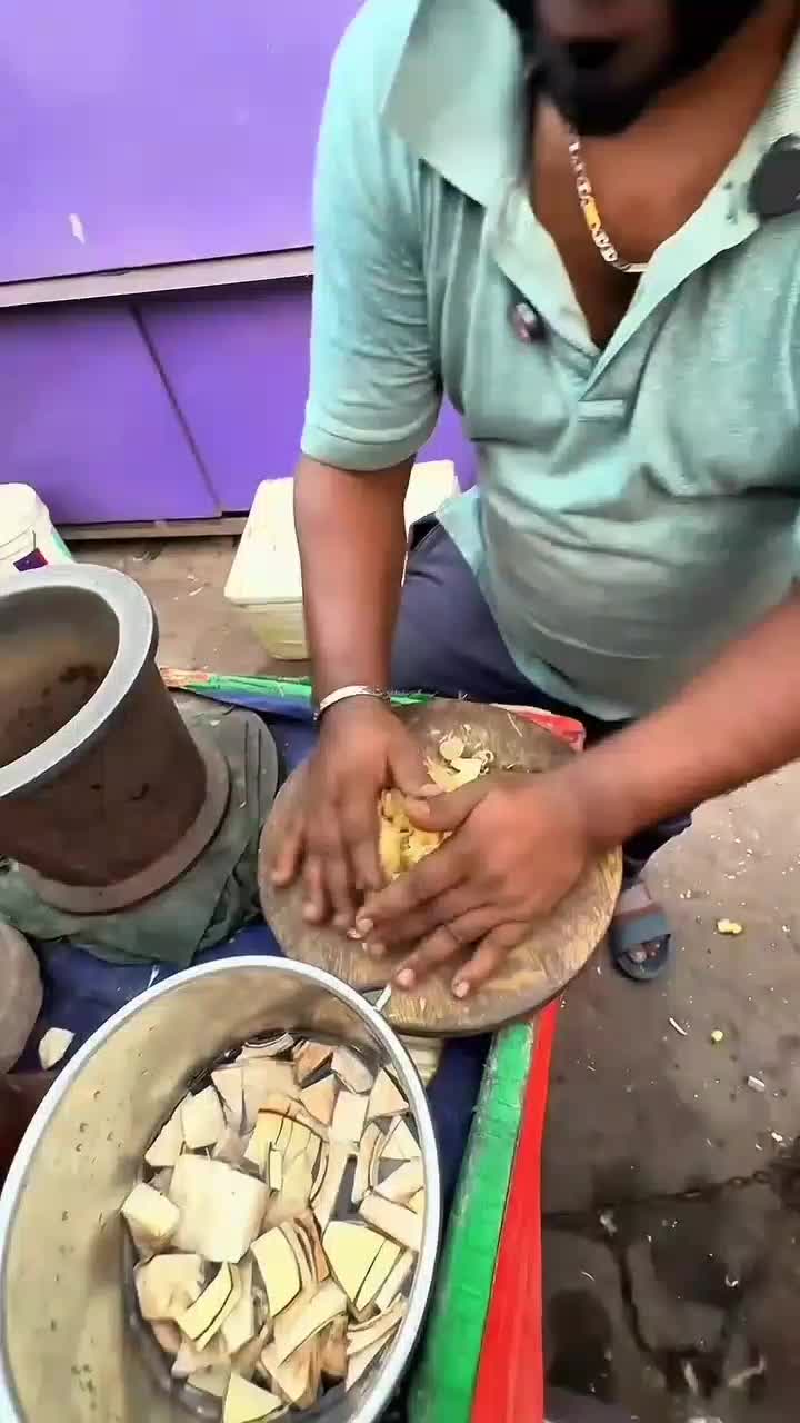 Rujak Ini Dibuat dari Bahan yang Tak Biasa ?