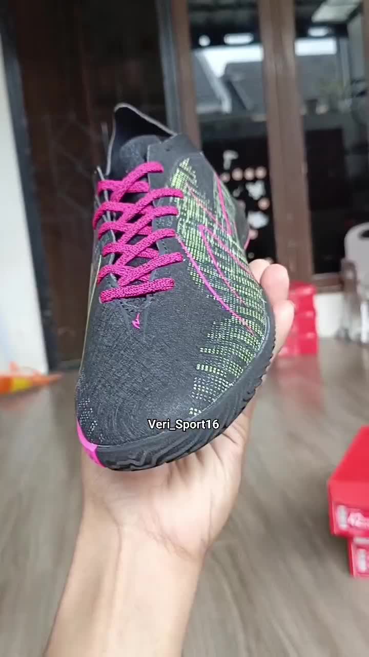 DISKON 50% SEPATU FUTSAL ORIGINAL.
SPECS HYPERSPEED 3 IN.
Rp.549.800 JADI Rp.275.000

VERI SPORT ORIGINAL GAK HARUS MAHAL.
ORDER KLIK 👇

WA 