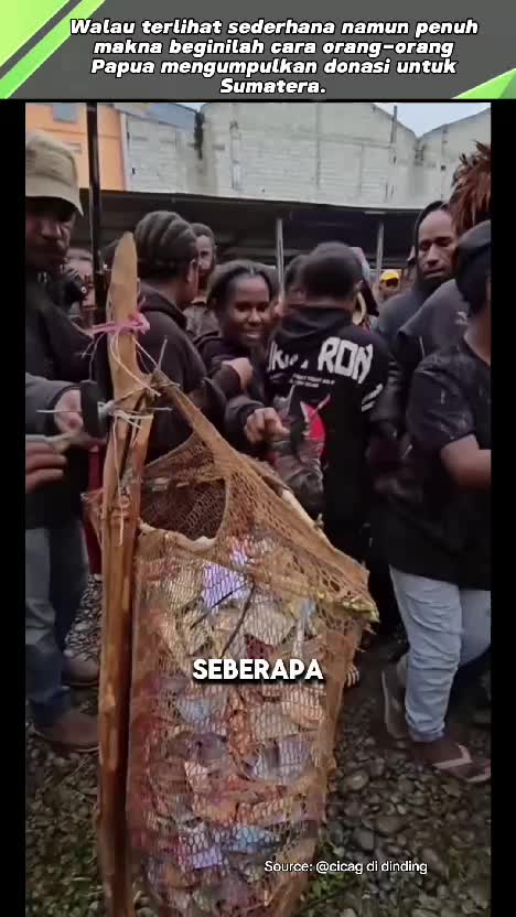 bikinlah cara orang-orang di Papua mengumpulkan sumbangan untuk dikirim ke Sumatera. #videoviral  #faktaviral  #RCTIPlus  #videoedukasi 