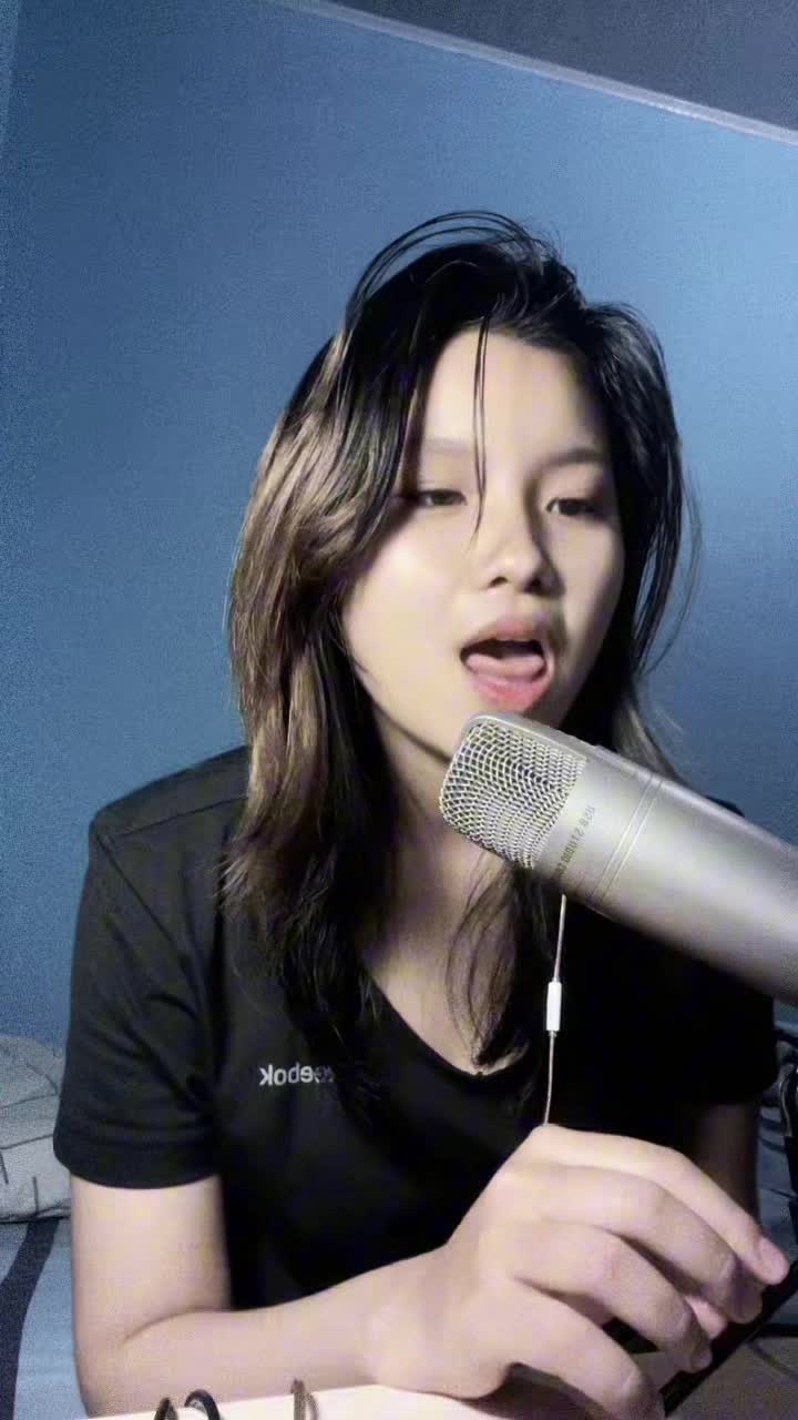 IDOL_XIII Egika Dilla Ananda 20thn Surabaya Zombie The Cranberries