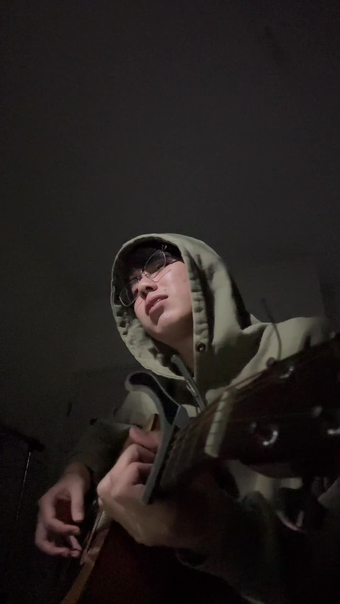 Nama saya Billy Joe , umur 25 tahun asal Dari Kota Batam . Semoga bisa lolos audisi online! 