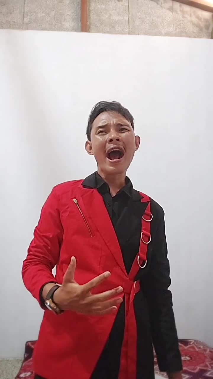 KDI 2025
NAMA:ADIN WIFESA
ASAL DAERAH: KETAPANG KALIMANTAN BARAT
UMUR: 28 TAHUN
JUDUL LAGU: DAHSYAT
#OnlineAuditionKDI2025