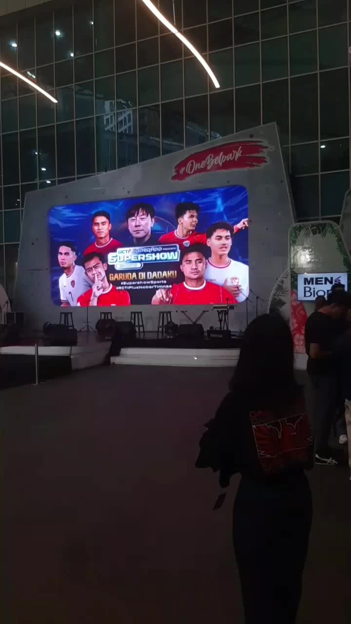 nobar @onebel #FULLSuperSketchShow  #nobartimnasrctiplus

menunggu 