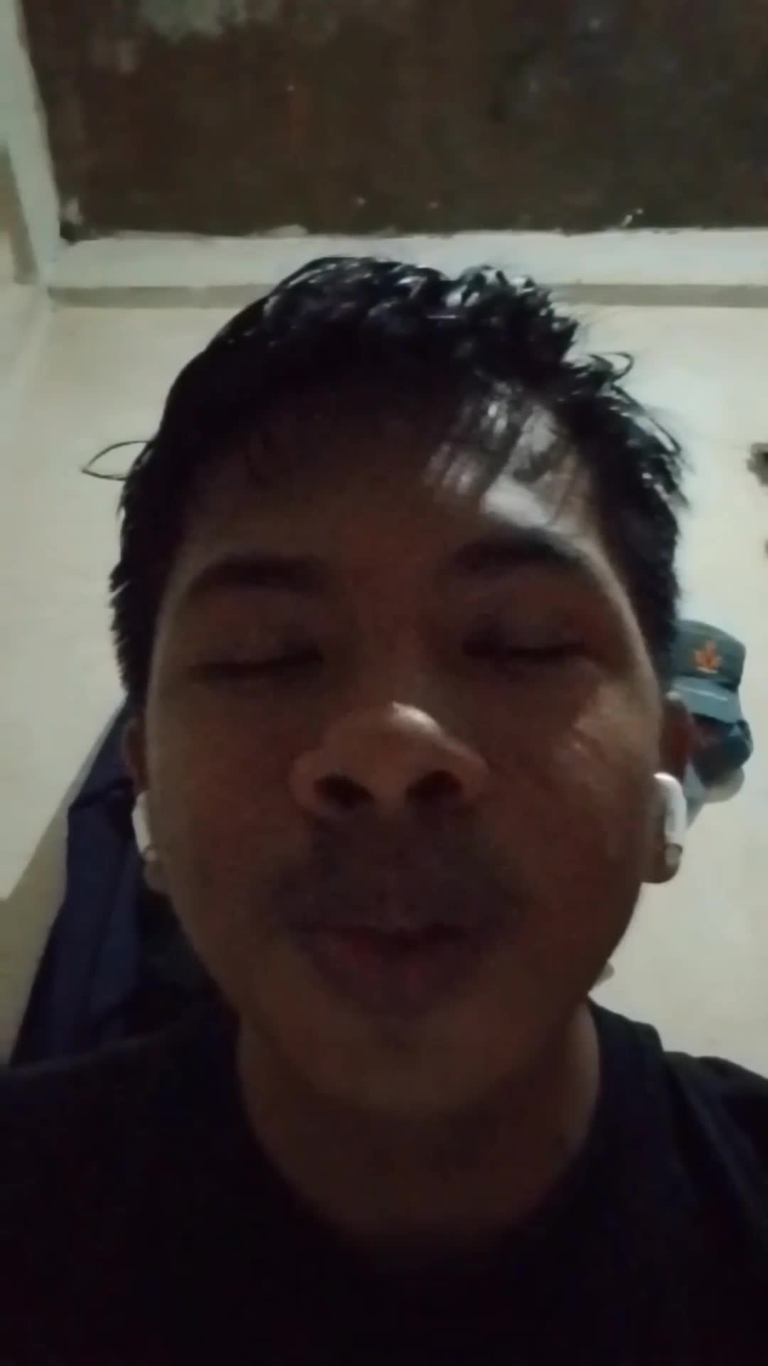 IDOL_XIII Ilhamcolfaxl 17tahun Domisilimakasar saat bahagia-ungu