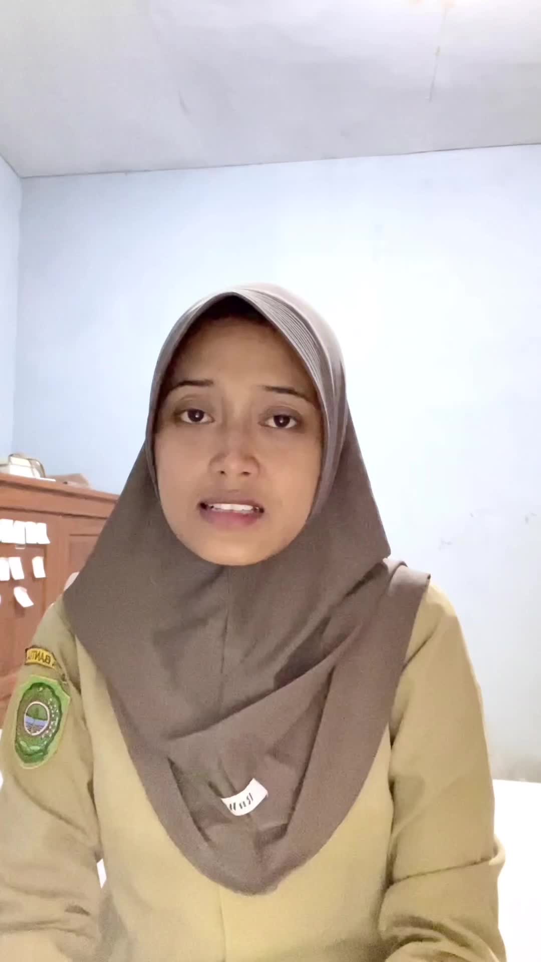 IDOL_XIII LISNA INDRIYANI 26 TAHUN YOGYAKARTA I THINK THEY CALL THIS LOVE