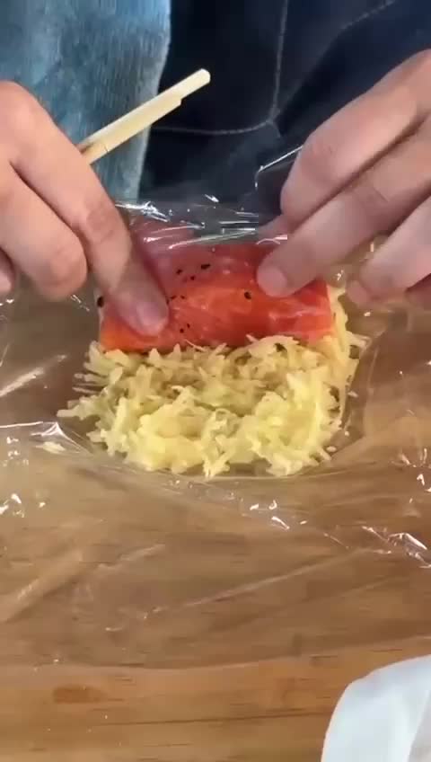 DJ Devina making Salmon In Potato Crusted With Lemon Creamy Sauce