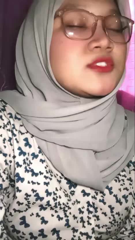 IDOL_XIV SITI ROFIFAH MAJDI 20 TAHUN KOTA BOGOR LESUNG PIPI 