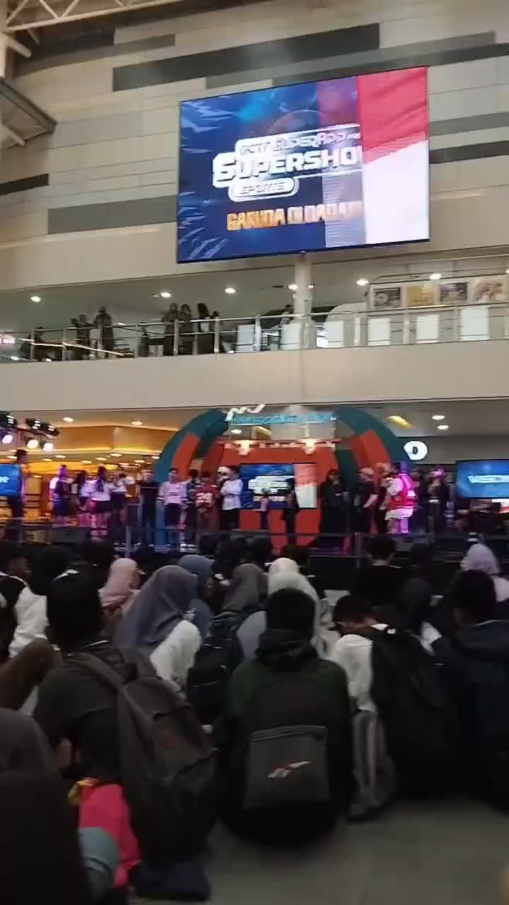 Kapan lagi nobar di temenin Anneth