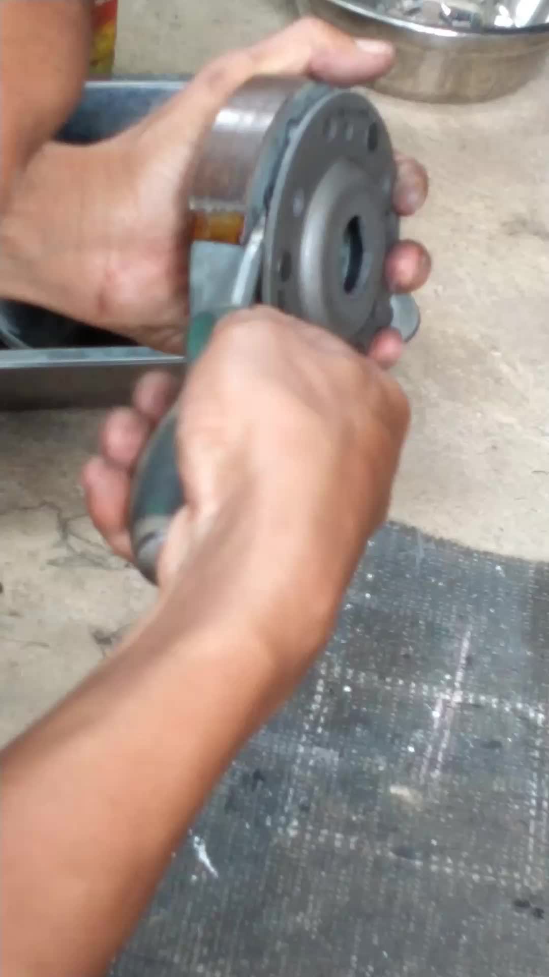 Trick to release the dual clutch of a motorcycle
?#mechanic #mekanik #tools #cvt #engineering #unitedstates #unitedkingdom #yamaha #motor