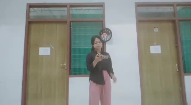 nama: citra Amelya/17 tahun/ Rembang,Jawa tengah/ Sekali seumur hidup 