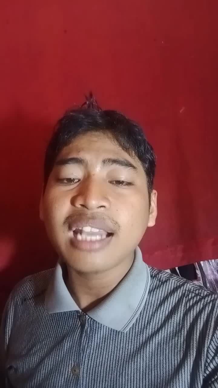 nama saya Agus dari kota Surabaya saya akan menyampaikan lagu : ratu hatiku :  