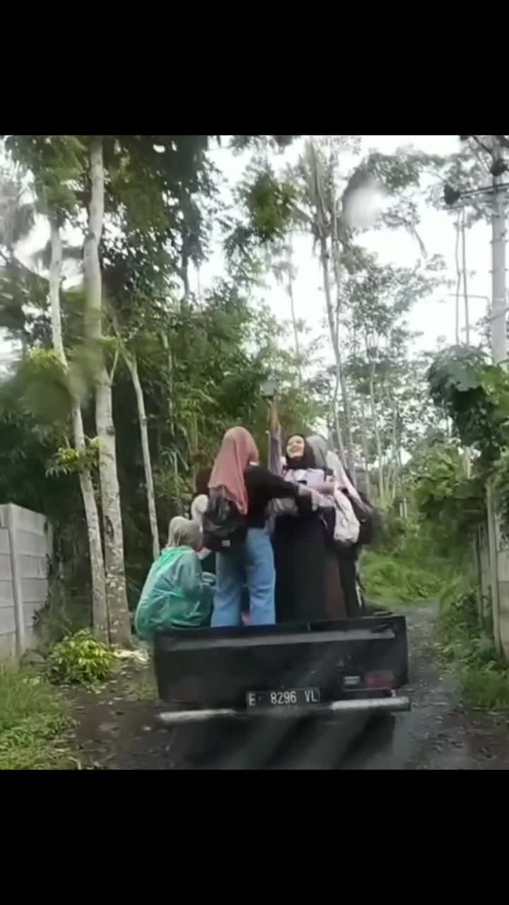 hati" mbak e😂 #mobil  #jatuh 