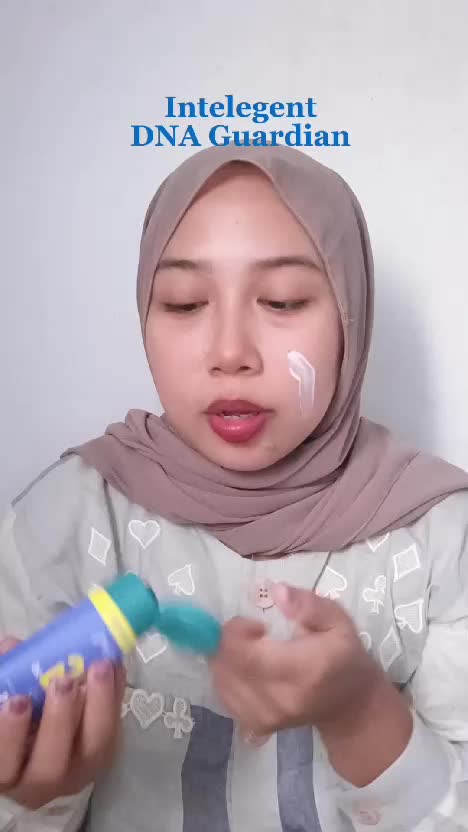 Yang teksturenya ringan dan kamu yg pily skin and sensitive cocok banget pake ini, gas cobain  #amaterasun  #sunscreen #RCTIplusTanpaBatasWa