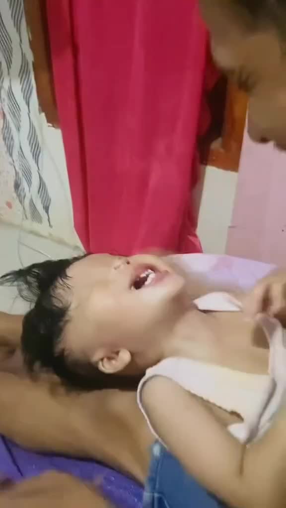 kasian adek ini tidak mempunyai mata