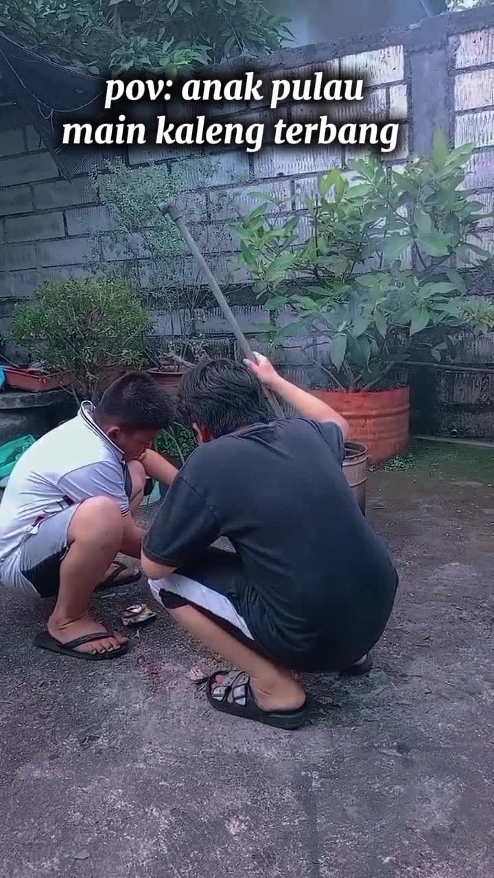 anak soleh klo dah main mercon 🫠🥴 meleleh memang jantong hati kan 🤭😅 
 #suka liat ekspresi anaknya  #anaknyapakekojm  #anaknyabyun  #hariber