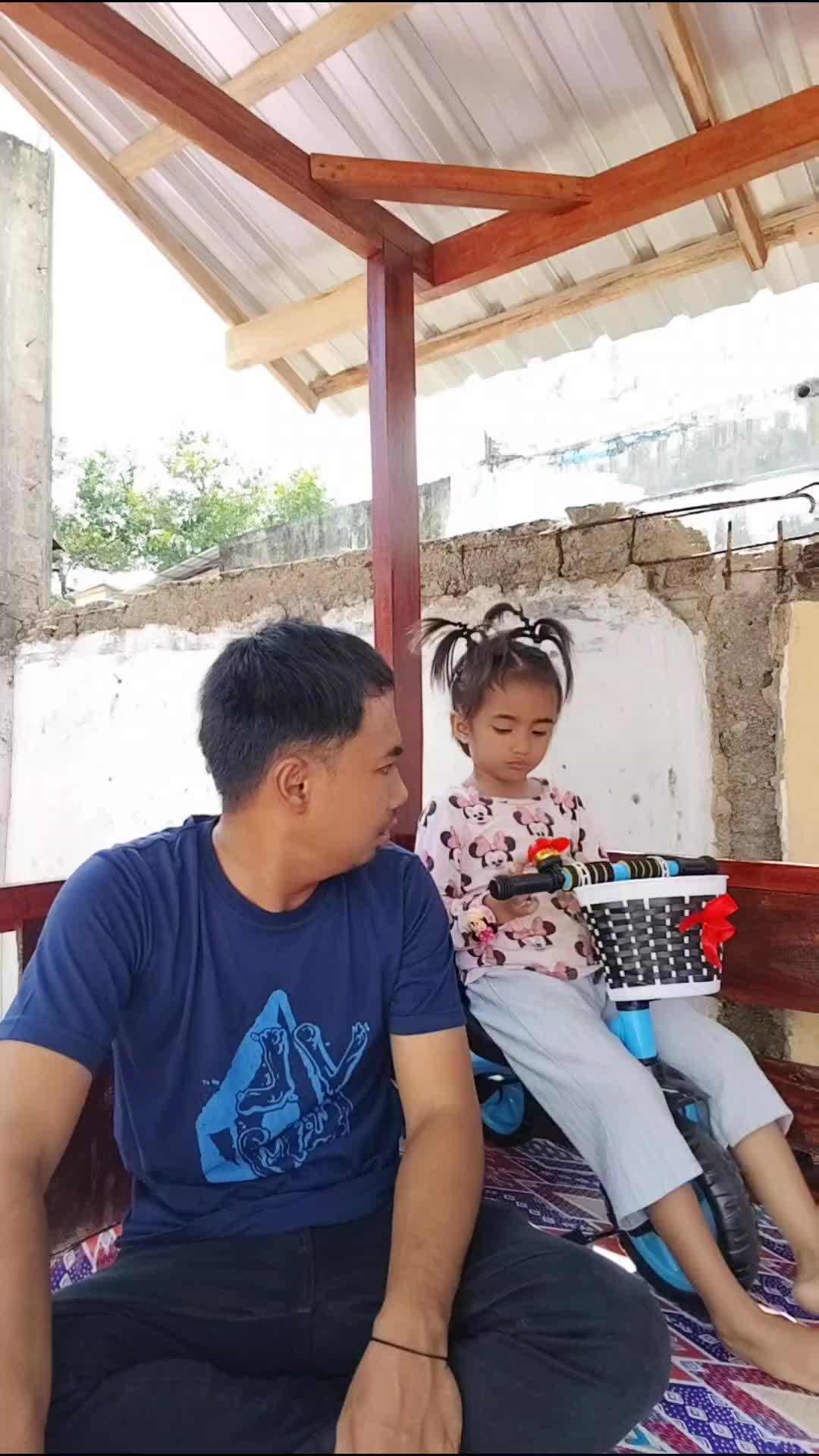 Papa makan durian 🤭 #videolucu 