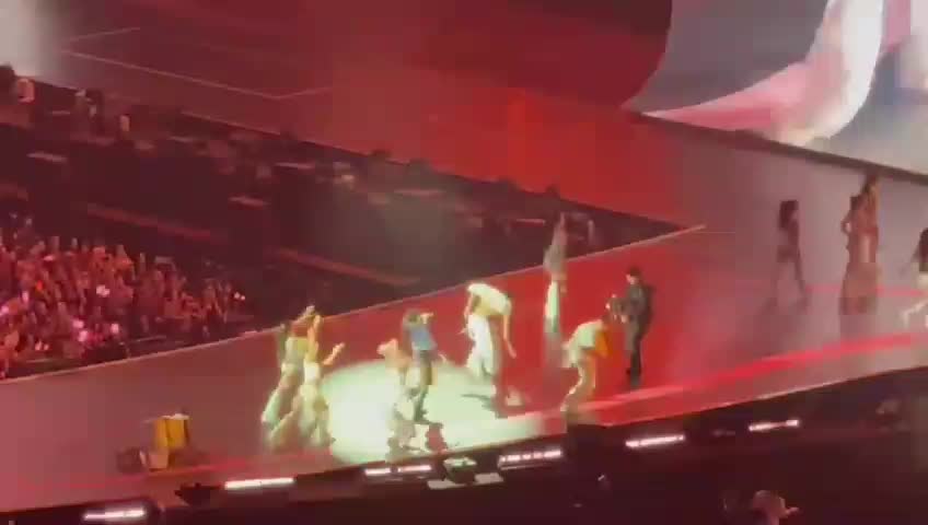 konser blackpink  #blackpink  #lisablackpink#fypシ゚viral 