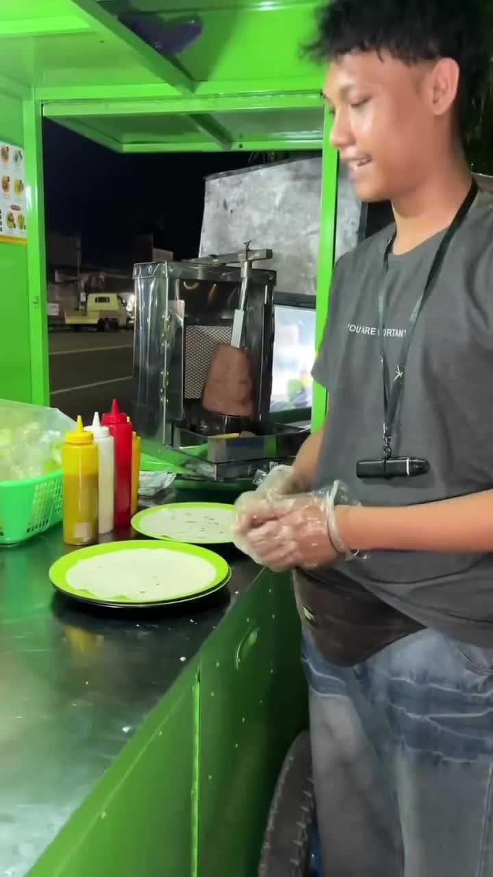 Buat kamu pecinta kebab ada yang lagi diskon nih, wajib jajan ya