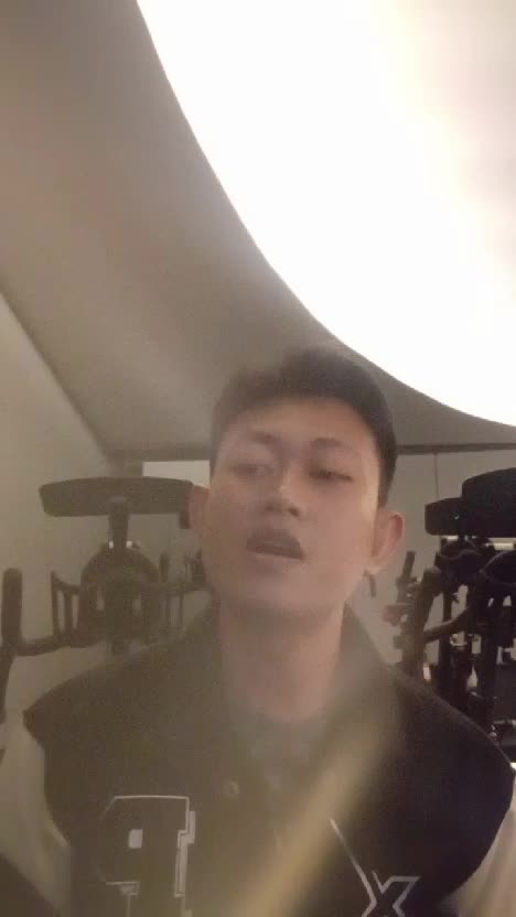 IDOL_XIV ANDRIAN JEFRI PRASETYO 27TH KOTA NGANJUK BERGEMA SAMPAI SELAMANYA (NADHIF BASALAMAH)