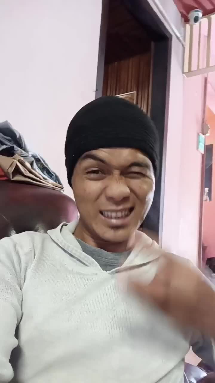 ada apa itu di belakang