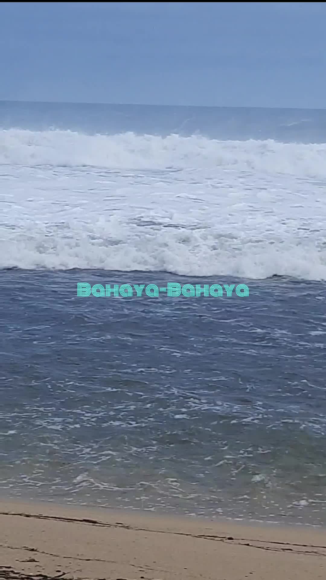 Bahaya!!Pantai Selatan Sedang Tak Bersahabat

 #ombaknya gede banget! 
#OmbakPantaiSelatan
#Bahaya Kalo Udah Bergerak 