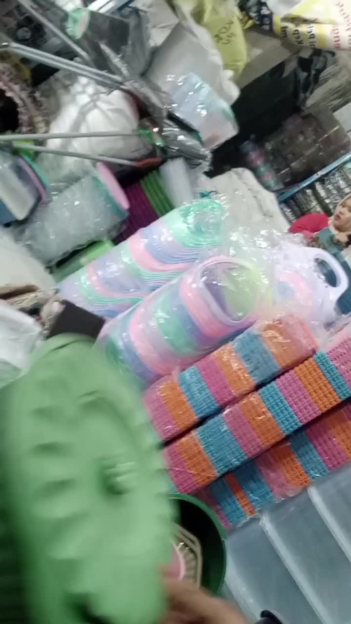 cari cari buat di bagi-bagi customer tercintah😍 #RCTIPlus  #viralfyp 