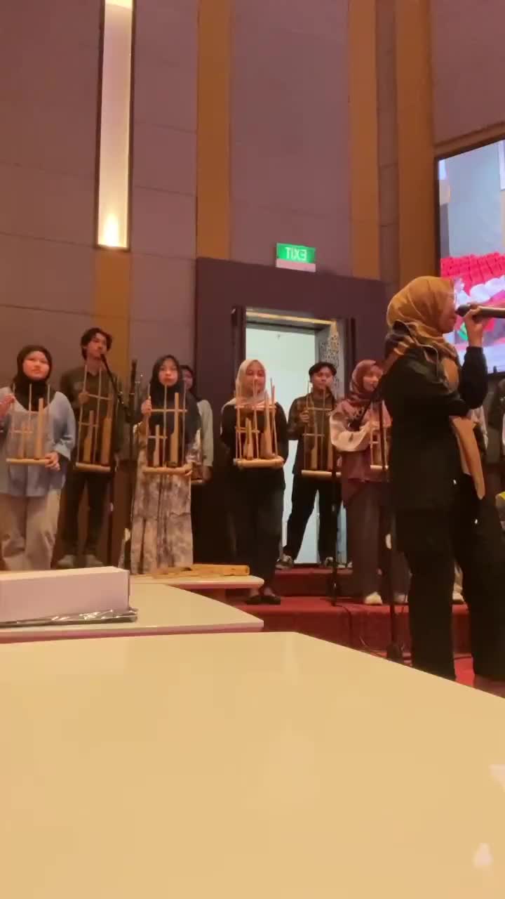 IDOL_XIV BUNGA VANYA 22TH SURABAYA JUWITA MALAM