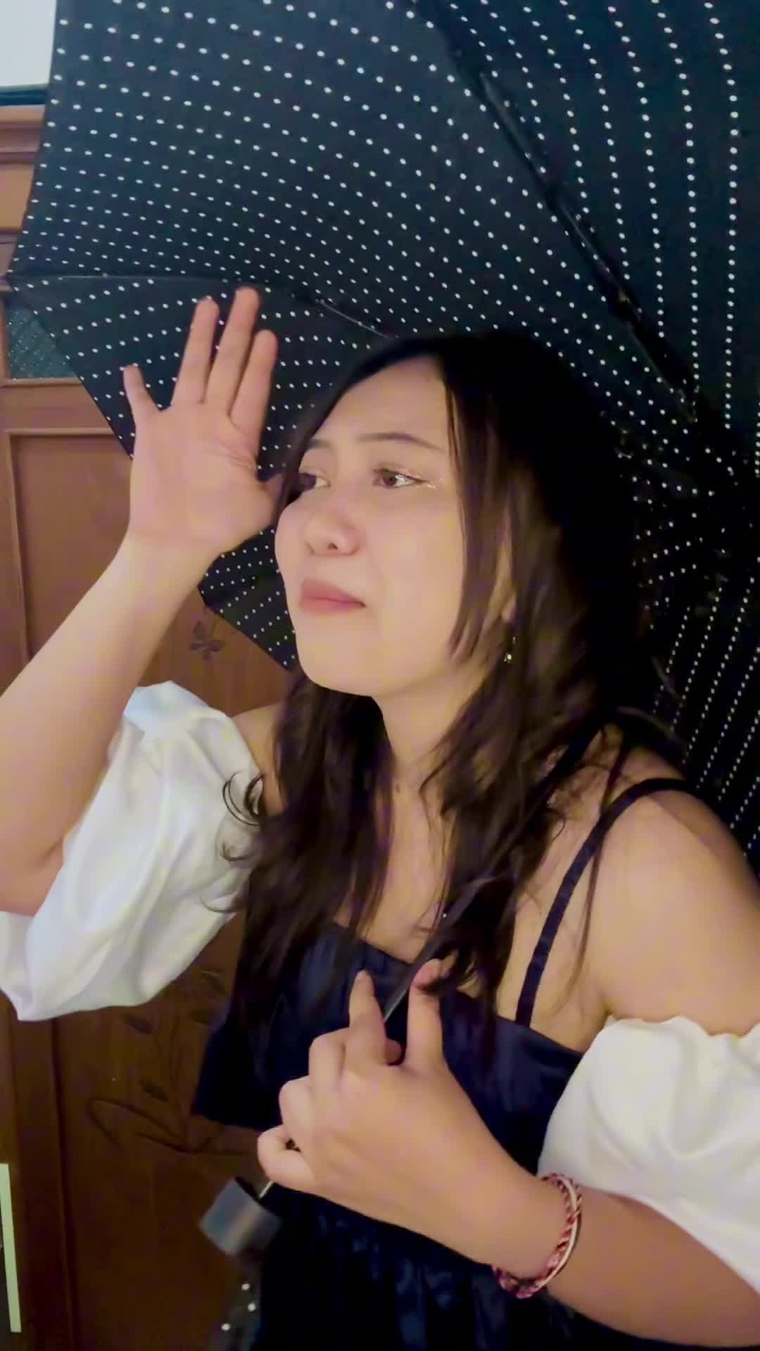 IDOL_XIII PUTU PUTRI NATIH DEVAYANTI 24 TAHUN JAKARTA SELATAN PAYUNG FANTASI DAN LET YOU BREAK MY HEART AGAIN