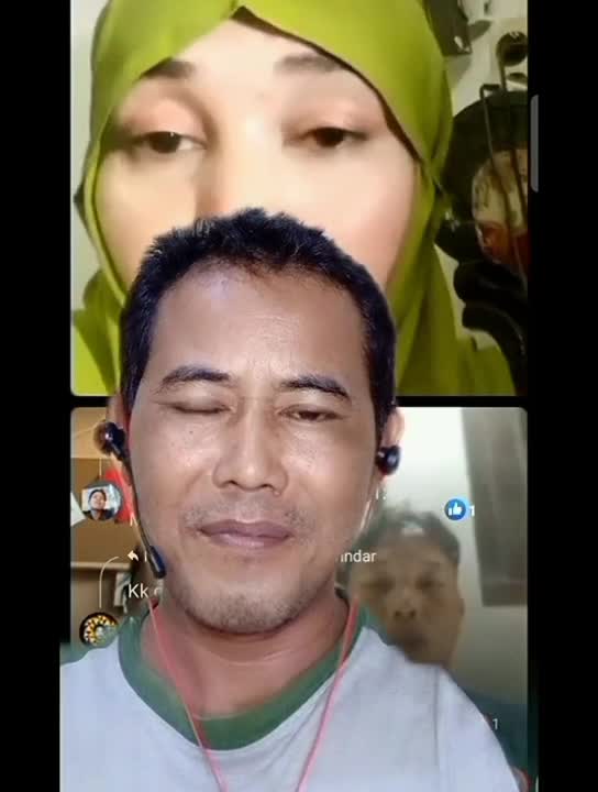 ini perempuan yang mengatakan orang Indonesia orang julit