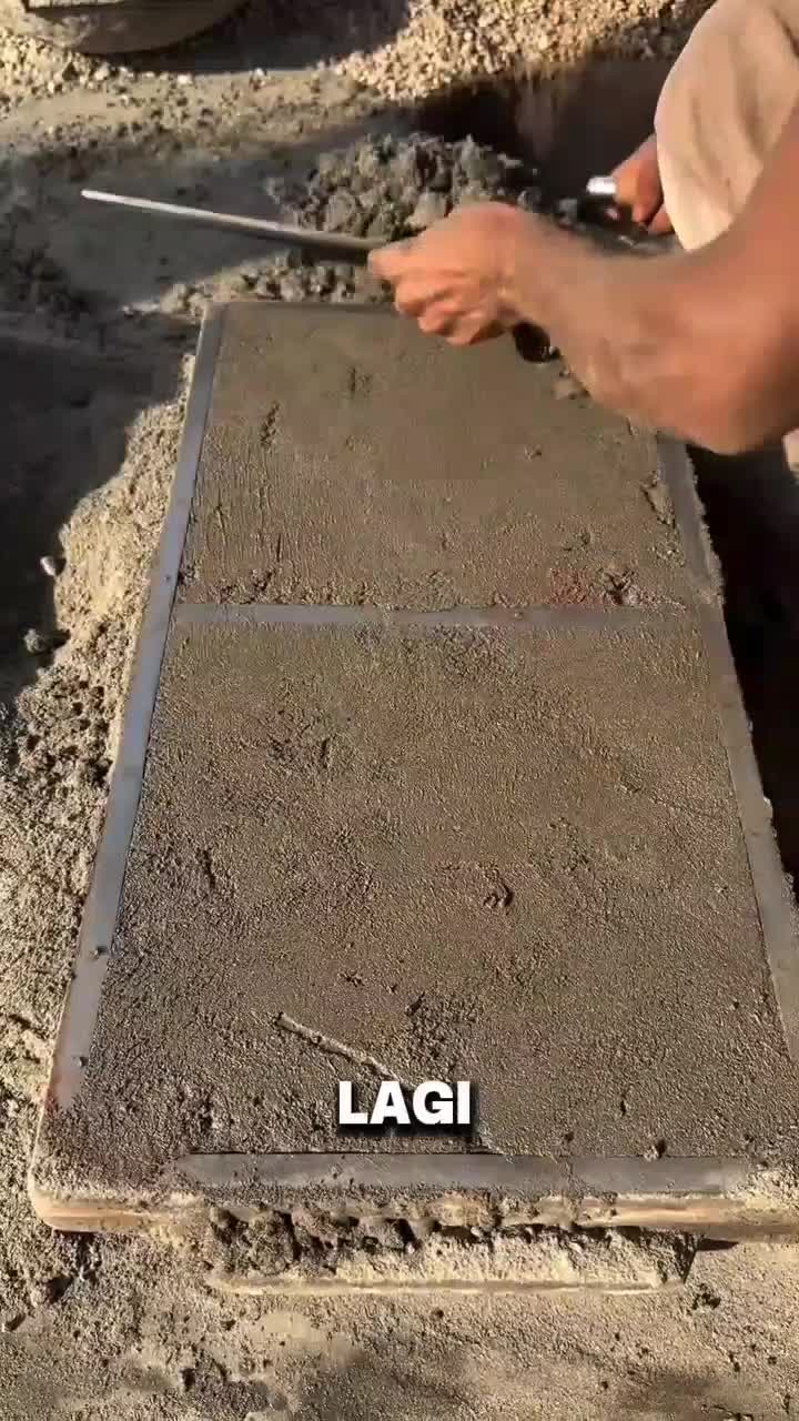 Hanya dari adonan semen..
Jadilah tekel atau tegel ubin rumah motif bunga