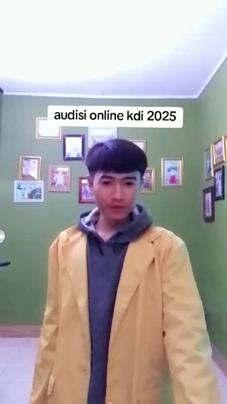 nama : Muhamad Fazri 
umur : 16 tahun 
asal : Cilegon Banten 
lagu : senandung rembulan 

 #audisionlinekdi 2025
 #audisionline
 #AudisiKDI 