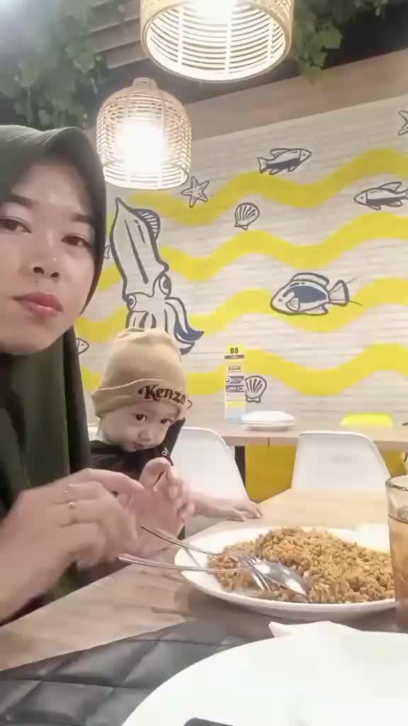 Makan Di restoran bareng keluarga #fyp #viral #fypシ゚viral  #makan #restoran #short #RCTIPlus  #HOTrctiplus 