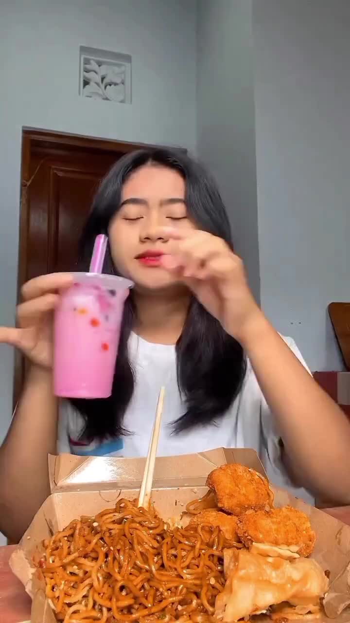 Mukbang Makan Besar
#Food #Videomasakan #videomakanan #Like #Follow #videolucu #Mukbang #Mukbangmakanbesar #Viral #videoviral #Fyp #lucu #ng