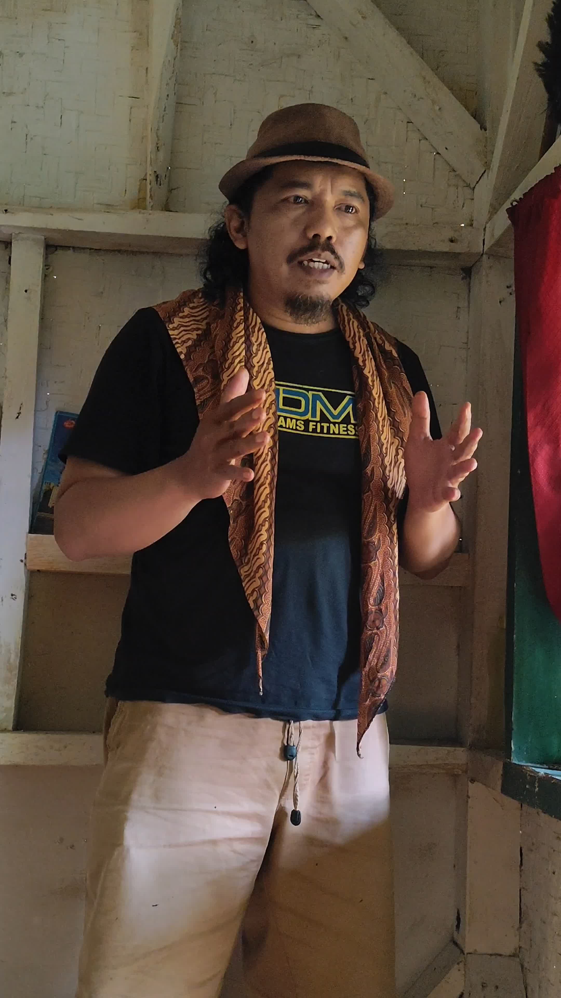 Lain upacara bandera  #RCTIPlus  #komedi 