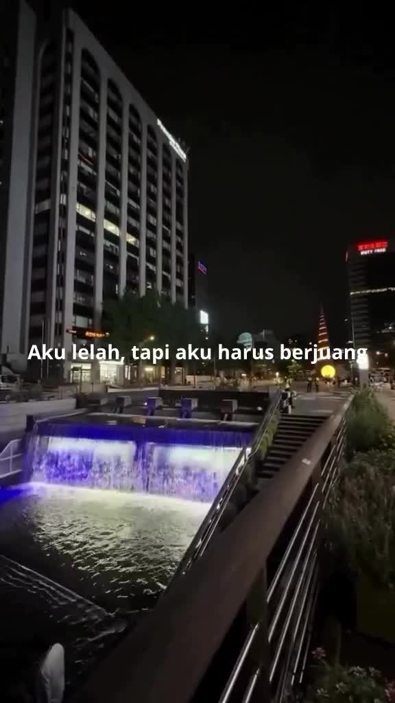 aku lelah, tapi aku harus berjuang kalau bukan diri sendiri siapa lagi yang mau ngusahain, ayi kamu bisa kok