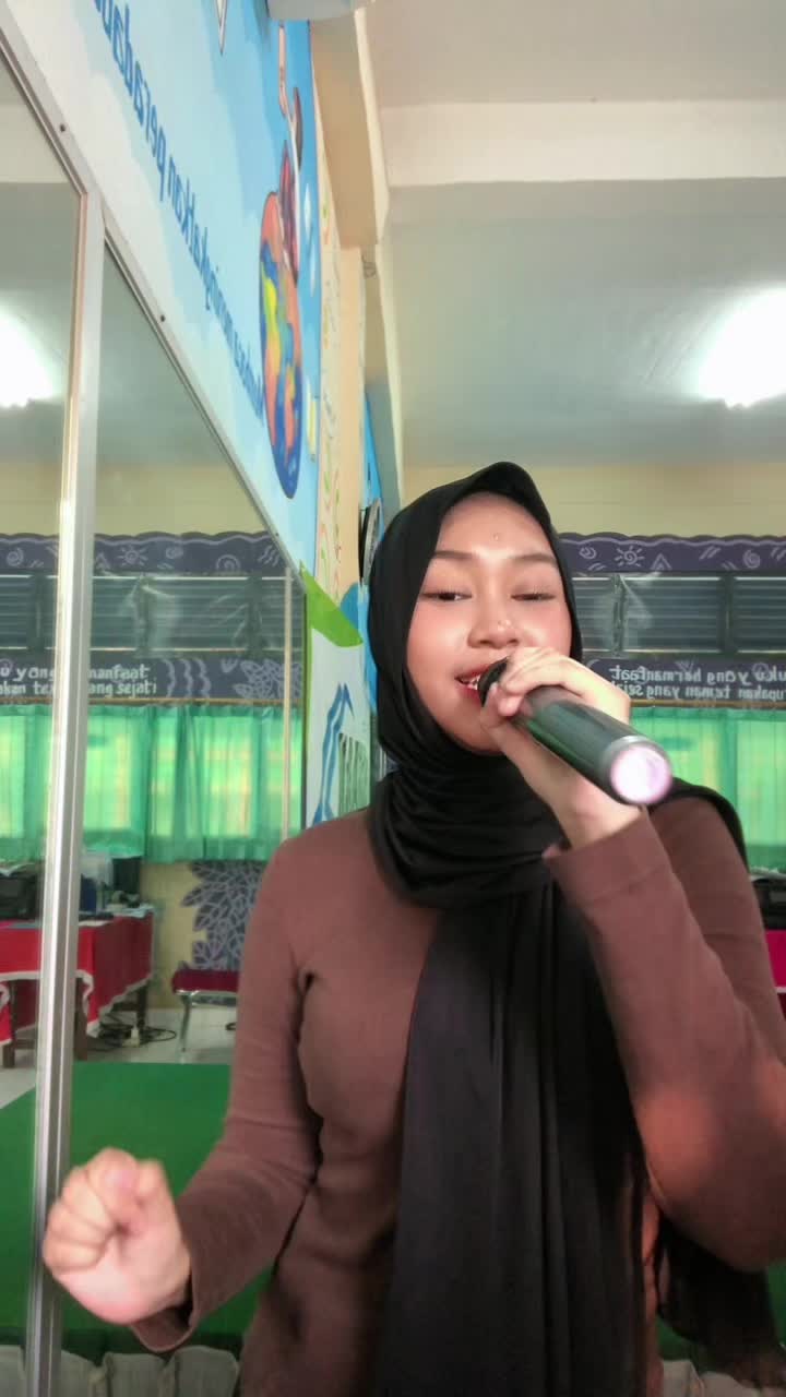 IDOL_XIII, MAILAFARA ASANCAYA, 16 TAHUN,  PELAJAR, HARMONI CINTA - GITA GUTAWA

Hiii Kenalin Aku CAYAA!!, saat ini aku masih berusia 16 Tahu