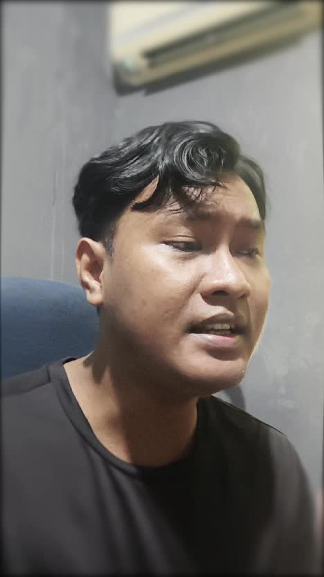 saya beryl khalif arachman asal dari Batam, izin semuanya, berikut lagu yg saya bawa sebagai audisi online yaitu Akhir Cerita Cinta dari Gle