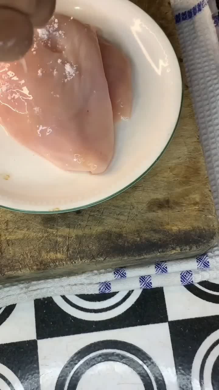 ternyata enak banget coyyyyyyy ayam ludho jadi isian nasi bakar 🤗