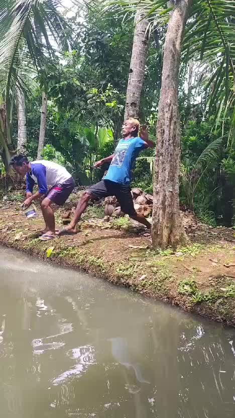 hampir saja #videolucu  #komedi  #lucu 